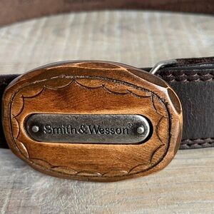 VTG Smith & Weston  Wood Buckle  with brass accents/ logo w/ leather belt/men’s